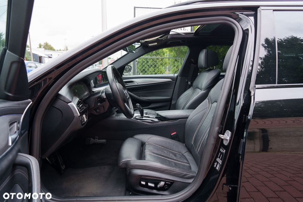 BMW Seria 5 520i M Sport Edition - 9