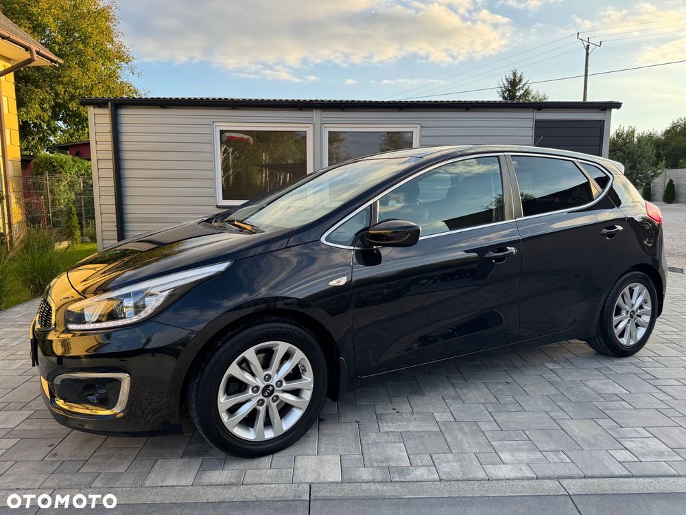 Kia Ceed 1.4 CVVT Dream-Team Edition - 11