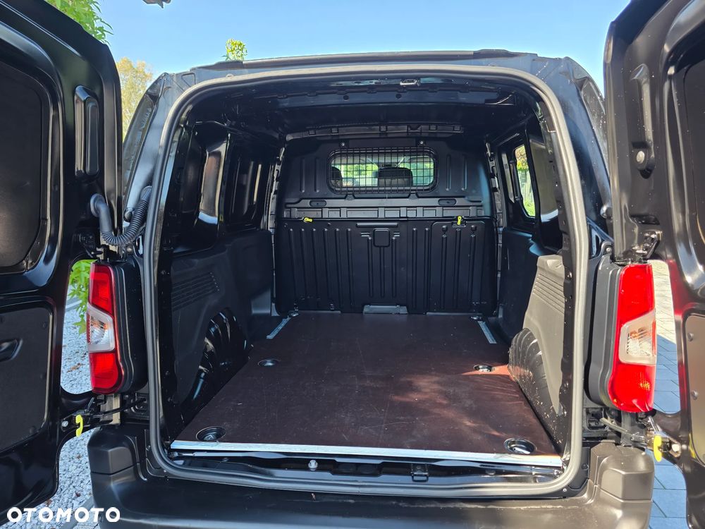 Peugeot Partner FURGON AUTOMAT DIESEL BLUEHDI 130 KM S&S EAT8 - 25