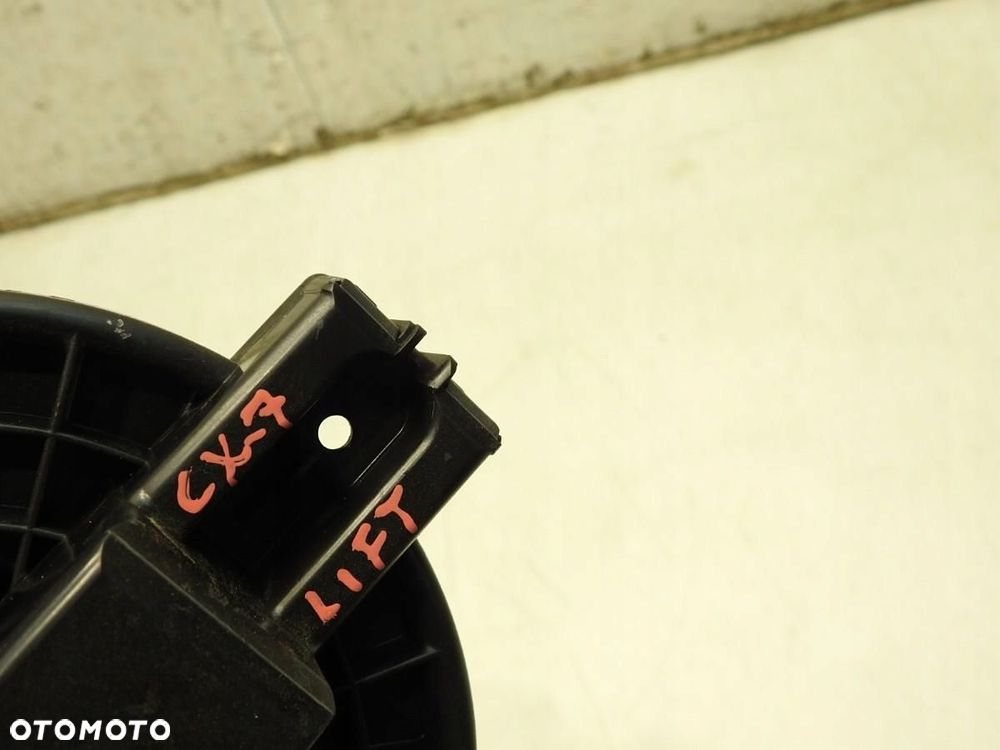 WENTYLATOR DMUCHAWA MAZDA CX-7 8727000690 - 2