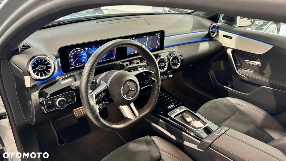 Mercedes-Benz Klasa A 200 AMG Line 7G-DCT - 12
