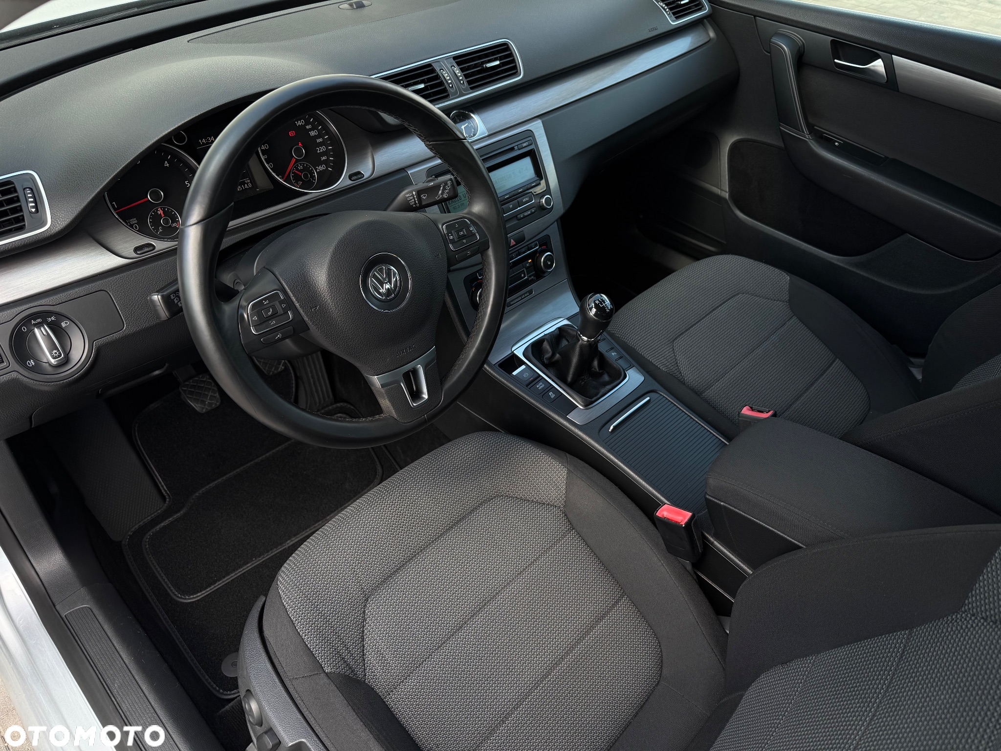 Volkswagen Passat 2.0 TDI Comfortline - 13