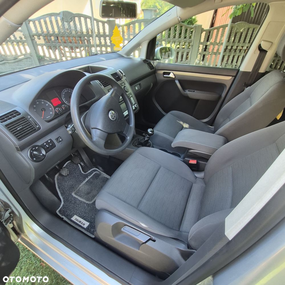 Volkswagen Touran 1.6 - 7