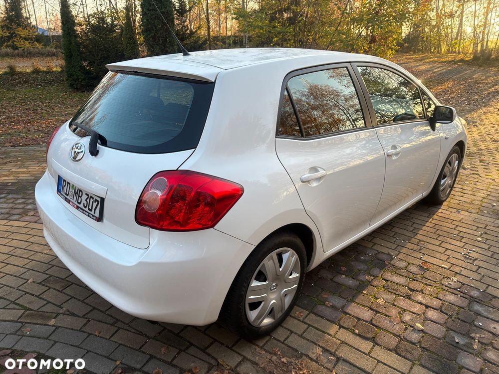 Toyota Auris 1.6 VVT-i Prestige - 2