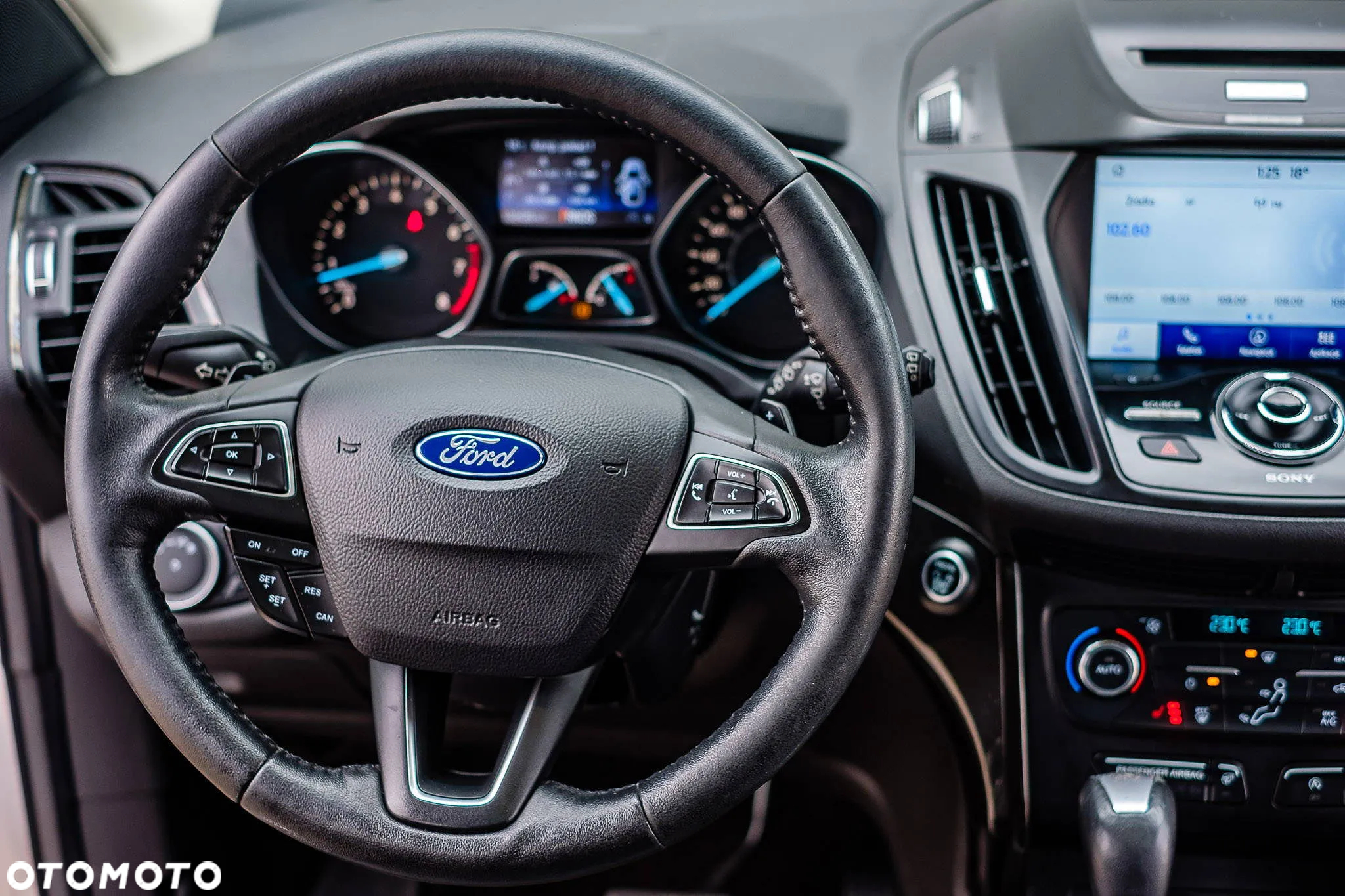Ford Kuga - 25