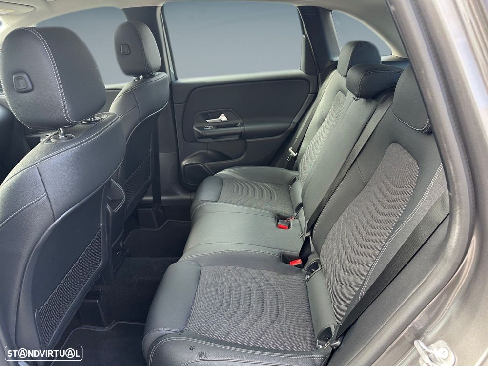 Mercedes-Benz B 180 d - 11