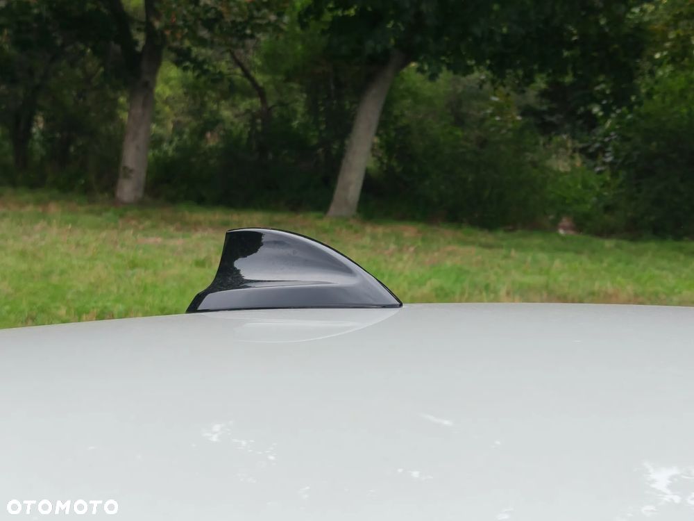 BMW Seria 3 318i - 32