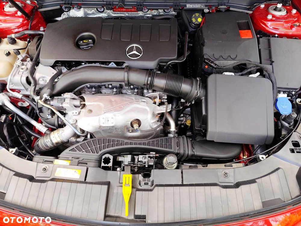 Mercedes-Benz GLB 250 4-Matic AMG Line 8G-DCT - 14