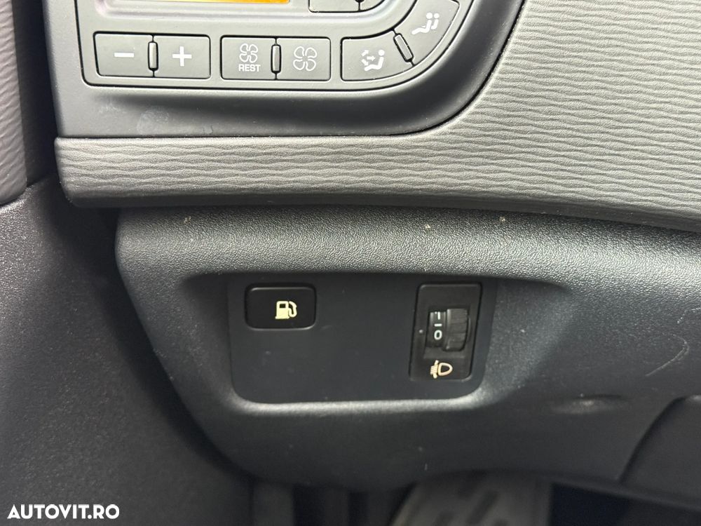 Citroën C4 1.6 THP BMP Exclusive - 17