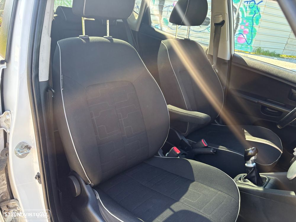 Kia Venga 1.4 CRDi TX ISG - 8
