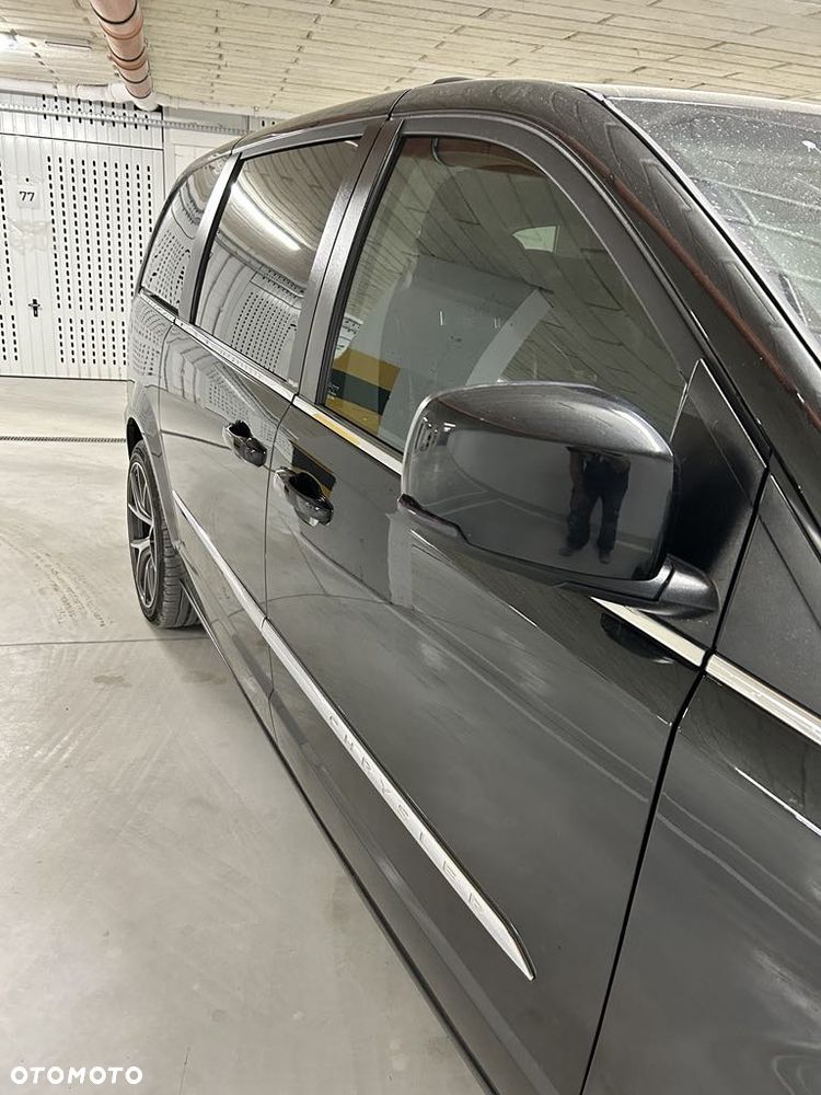 Chrysler Town & Country 3.6 Touring - 4