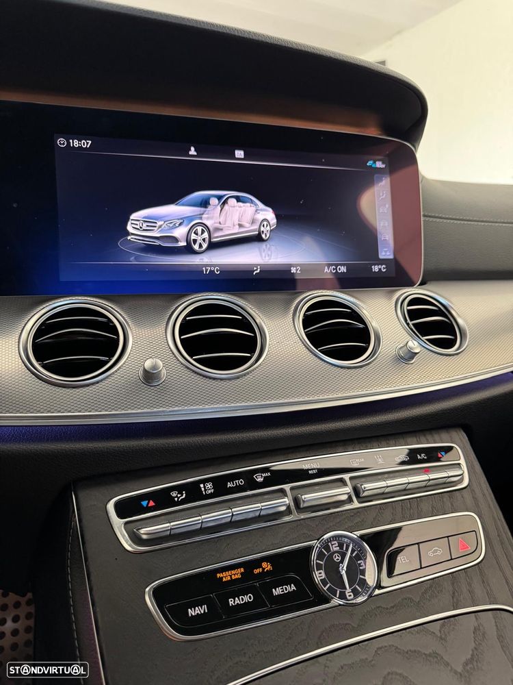 Mercedes-Benz E 300 de 4Matic 9G-TRONIC AMG Line - 24