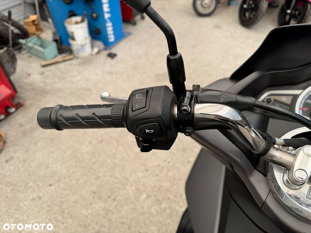 Honda PCX - 11