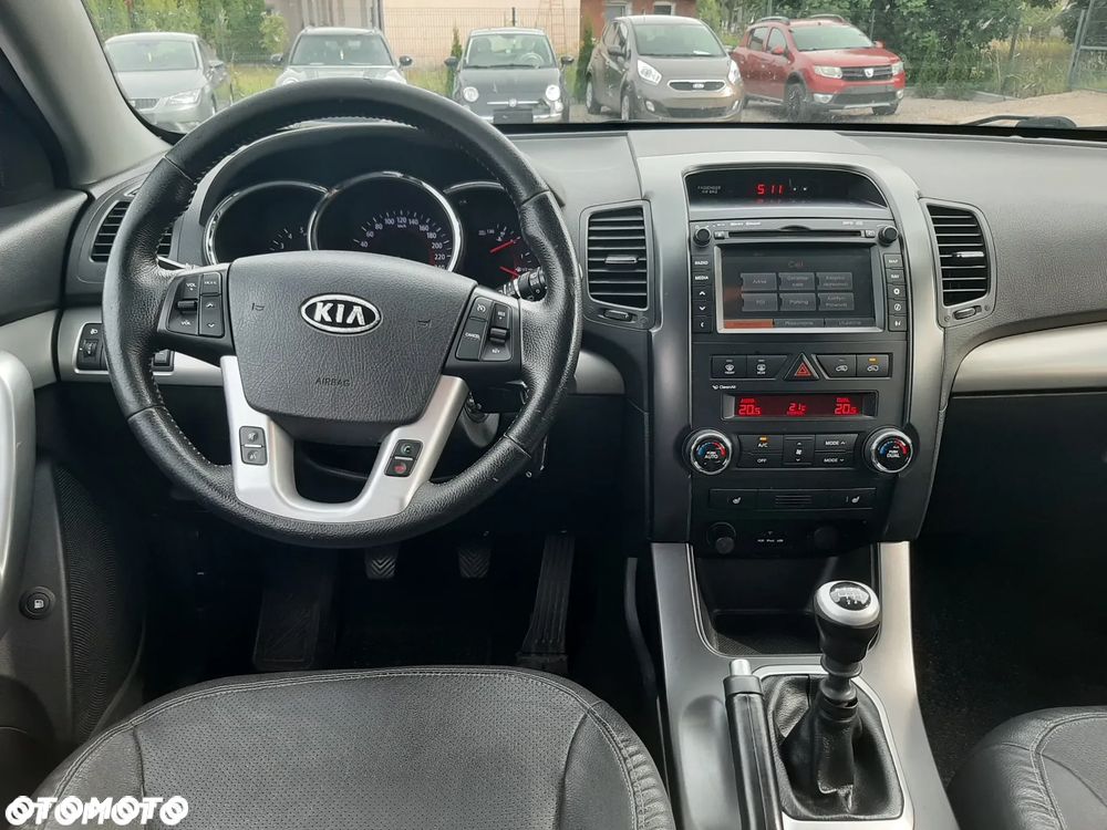 Kia Sorento - 12