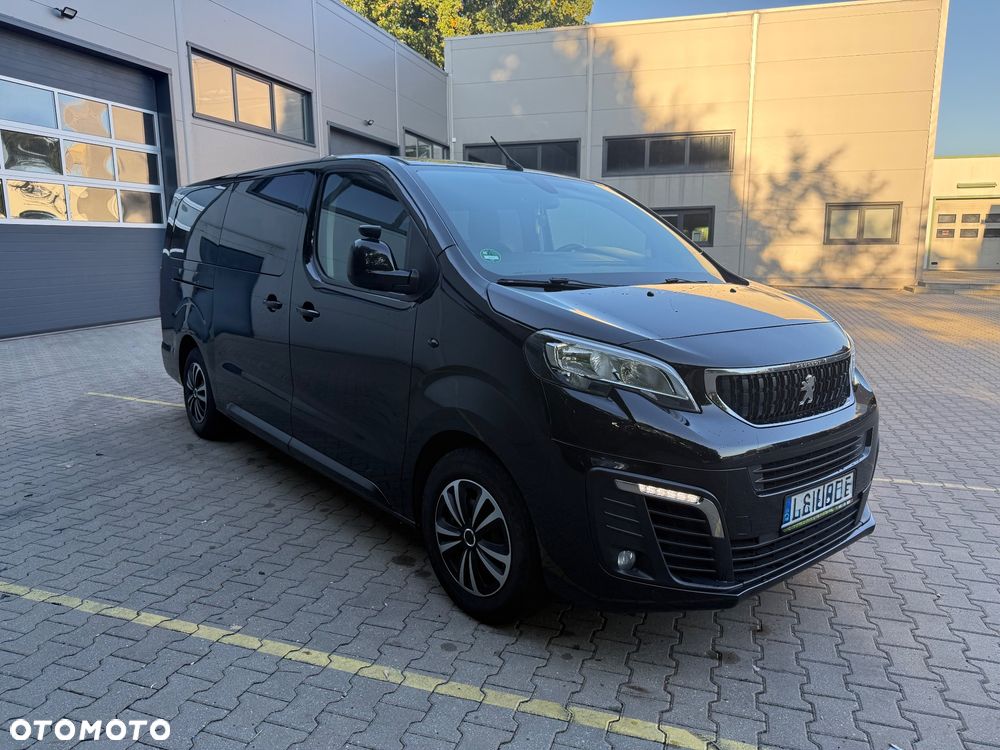 Peugeot Traveller - 2