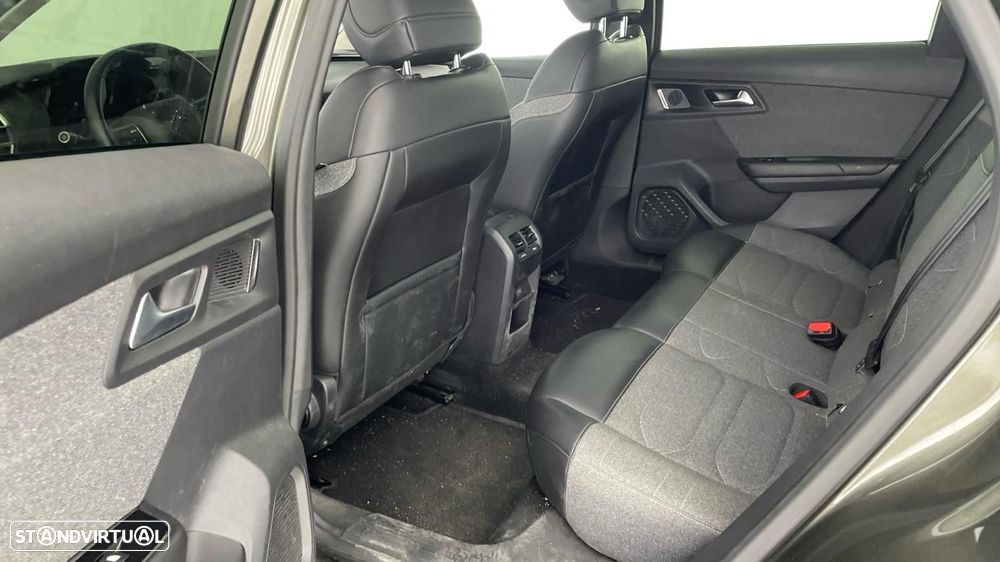 Citroën C5 X 1.2 PureTech Feel Pack EAT8 - 17