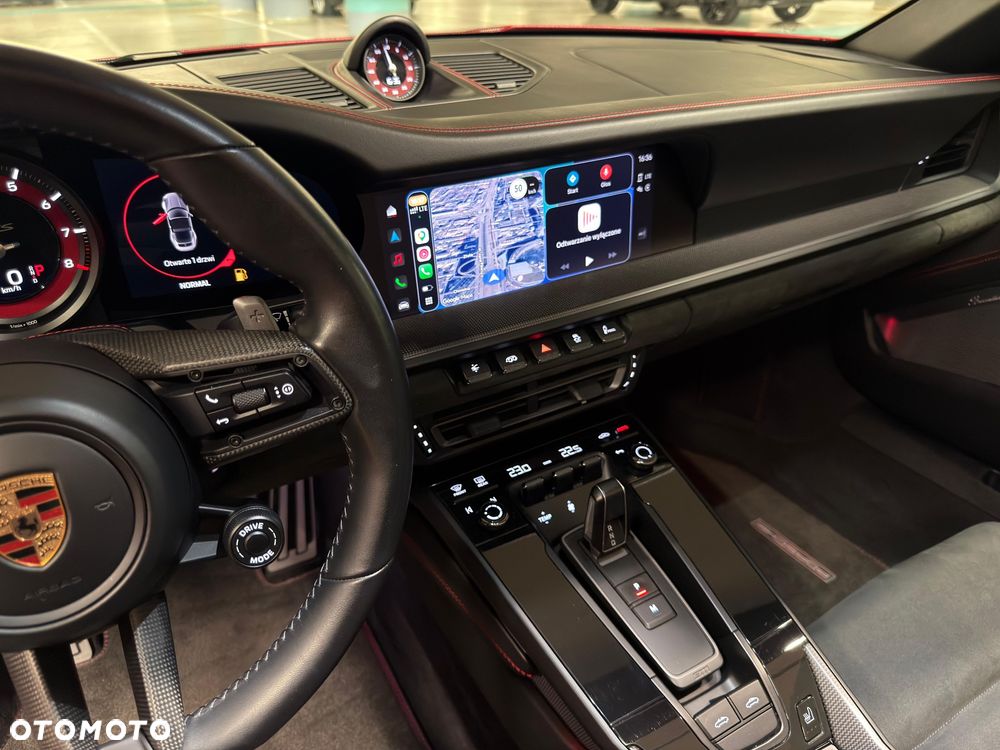 Porsche 911 Targa 4 GTS - 15