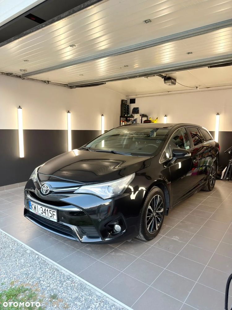 Toyota Avensis 2.0 D-4D Premium - 5