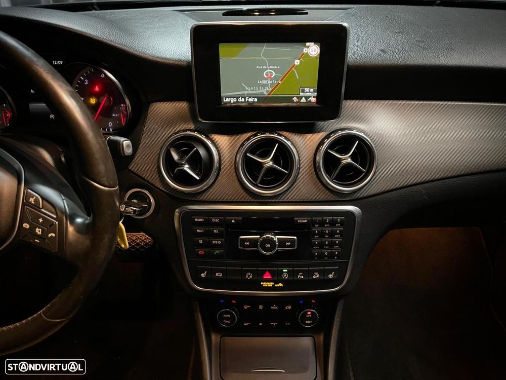Mercedes-Benz GLA 200 - 16