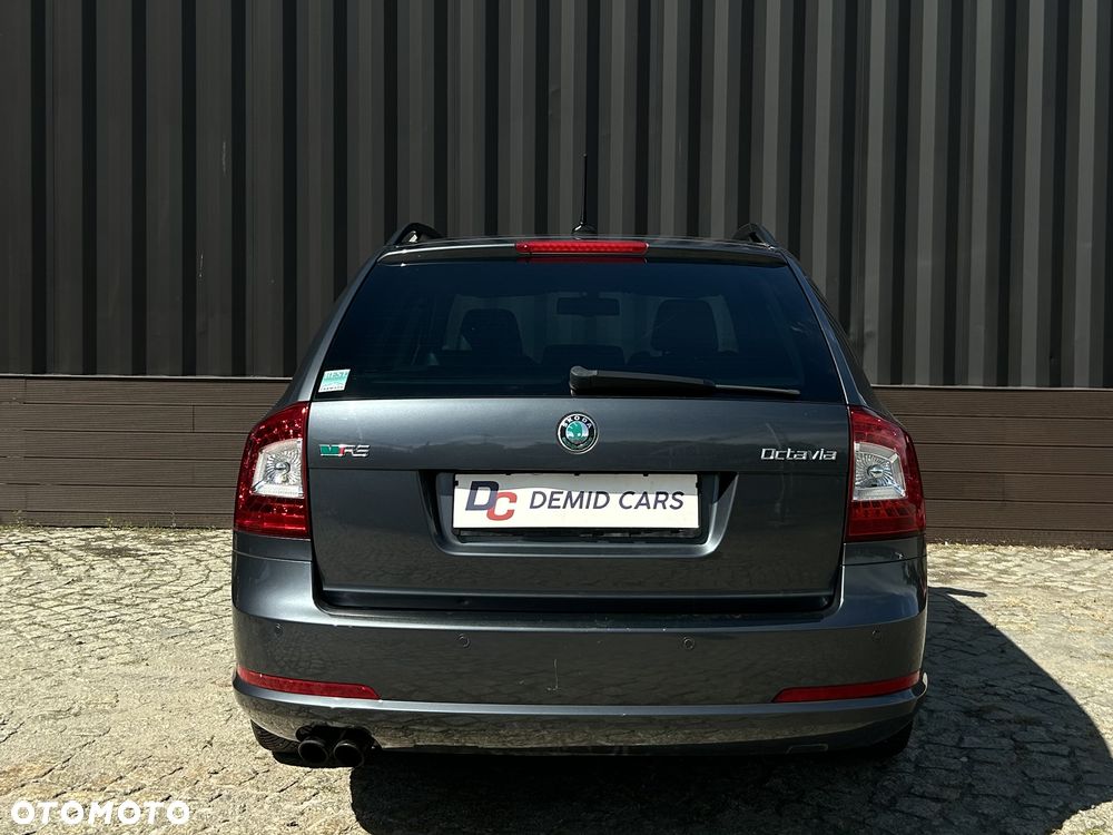 Skoda Octavia 2.0 TSI DSG RS - 4