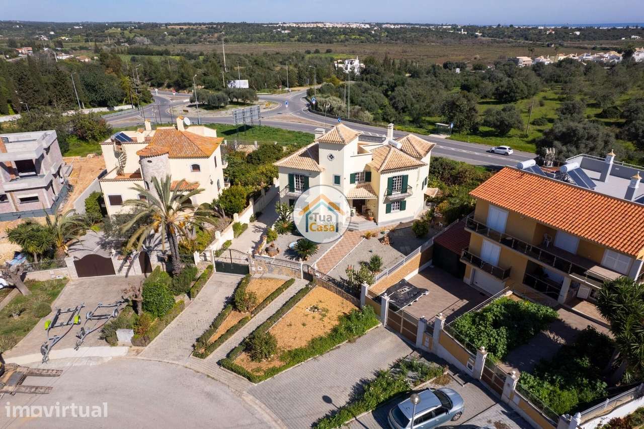 Villa T5 com Apartamento Independente | Terreno 830m2 | Vale Caranguej - Grande imagem: 4/57