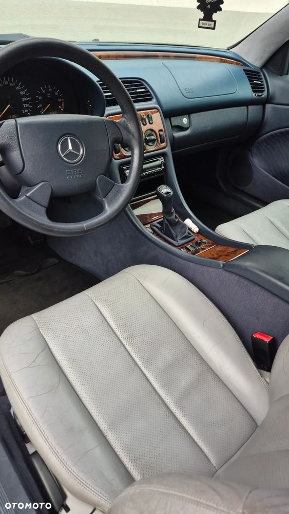 Mercedes-Benz CLK - 11