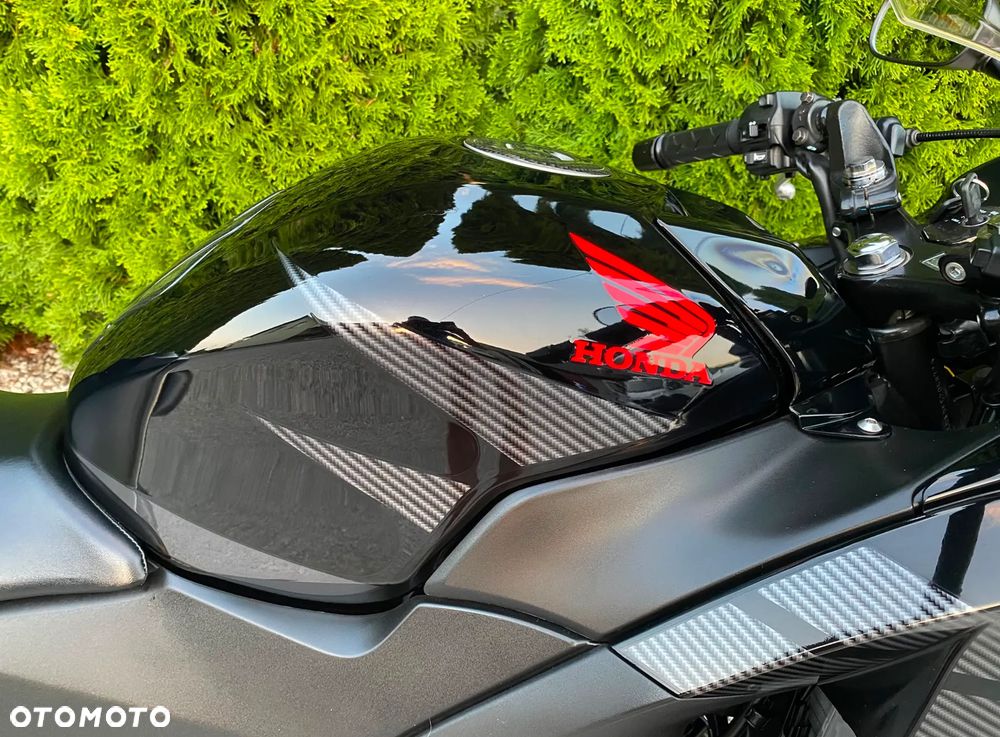 Honda CBR - 9