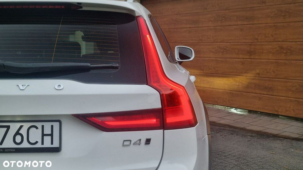 Volvo V90 Cross Country - 8