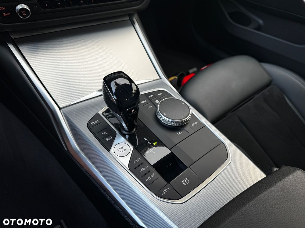 BMW Seria 3 330e xDrive M Sport sport - 20