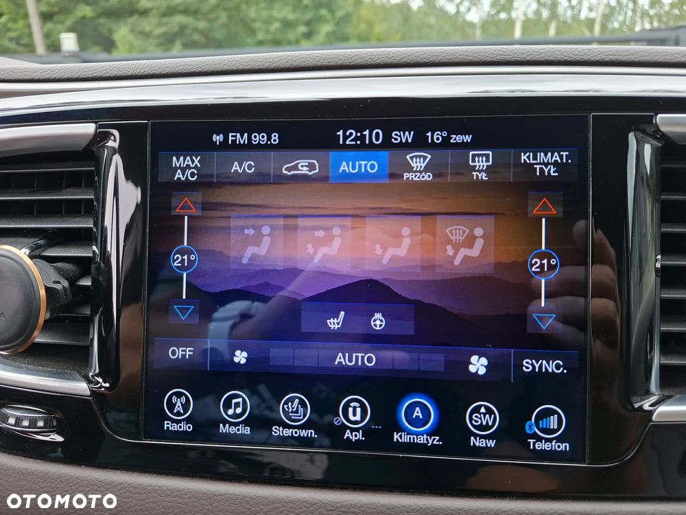 Chrysler Pacifica - 27