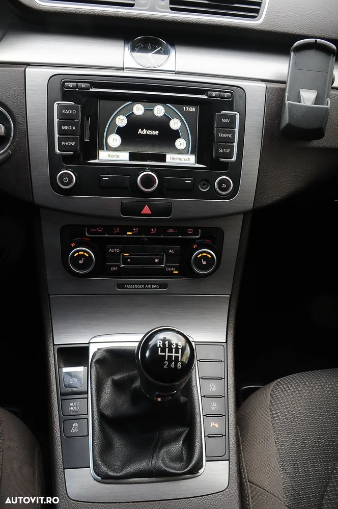 Volkswagen Passat Variant 2.0 TDI BlueMotion Technology Highline - 11