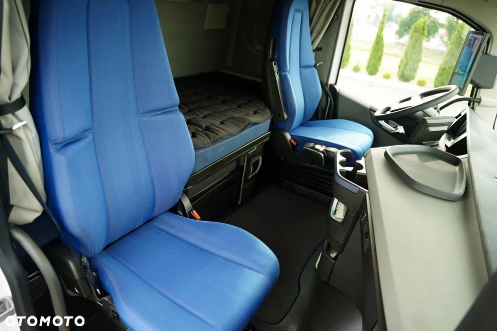 Volvo FH 460 / ZESTAW TANDEM / 120 M3 / PRZEJAZDOWY / I-SAVE / KLIMA POSTOJOWA / OŚ PODNOSZONA / SKRĘTNA / WIELTON / - 37