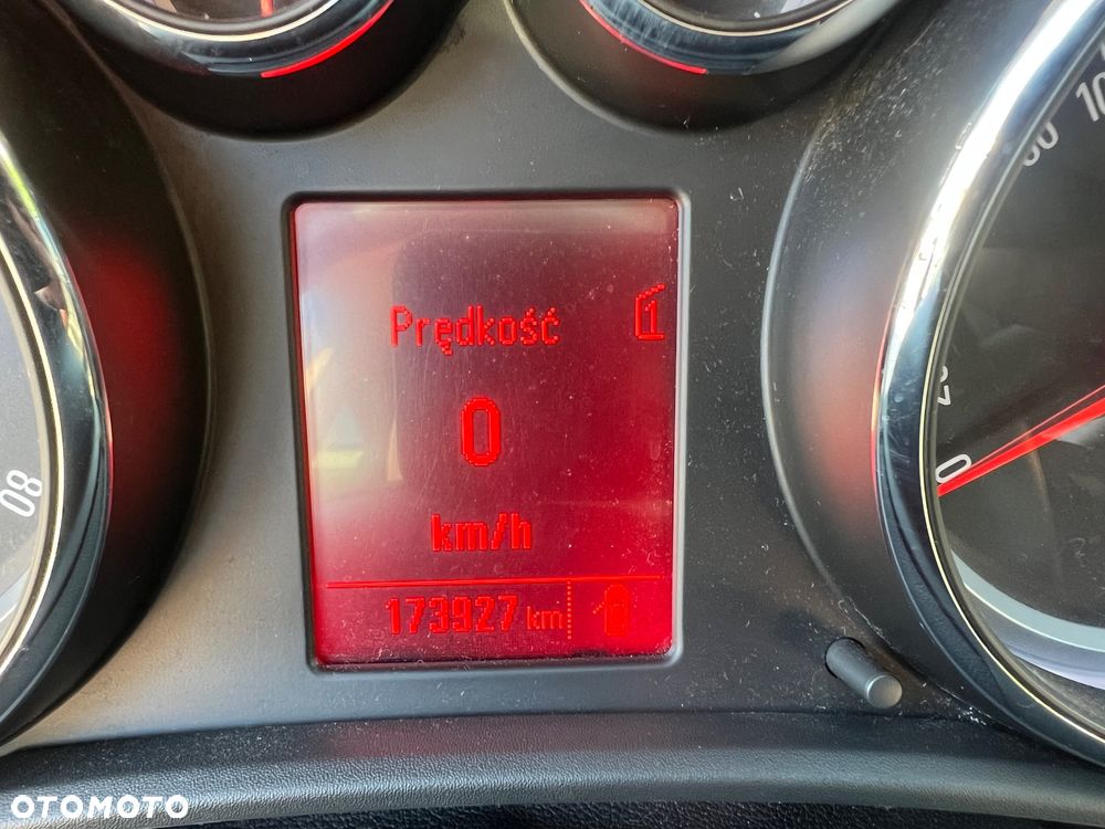 Opel Astra IV 1.4 T Cosmo S&S - 13
