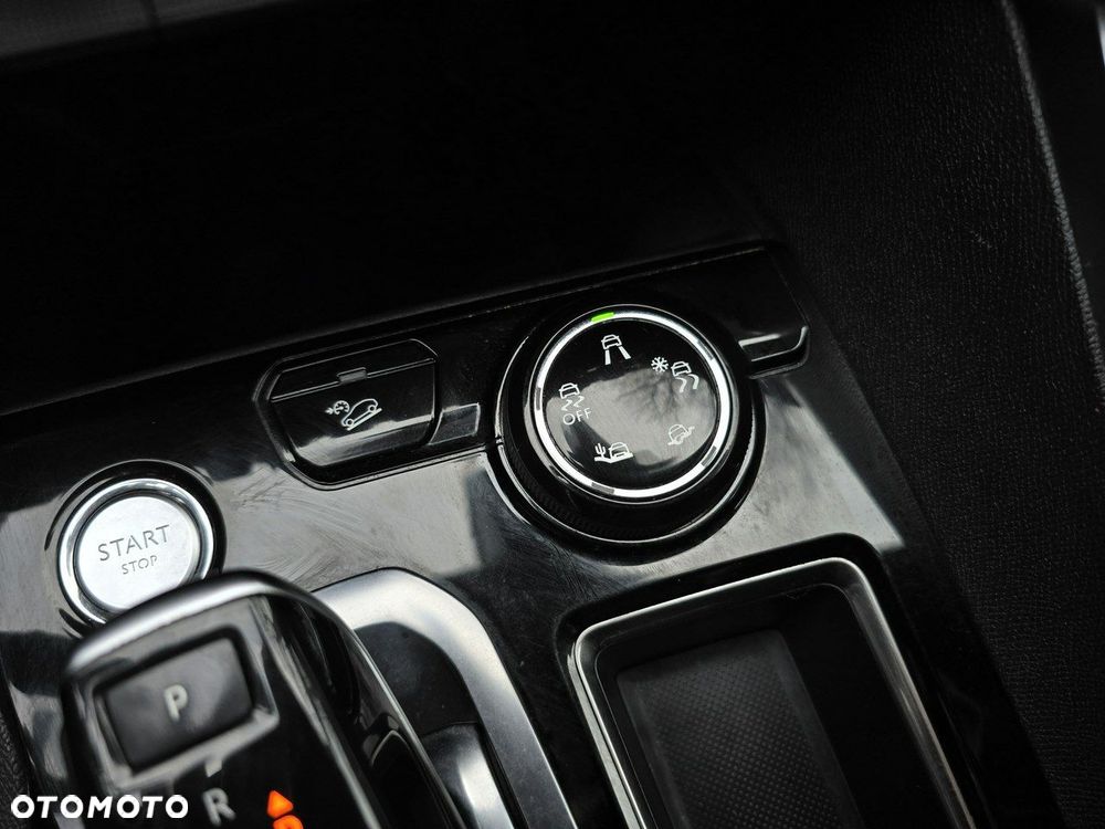 Peugeot 3008 2.0 BlueHDi GT S&S EAT8 - 32