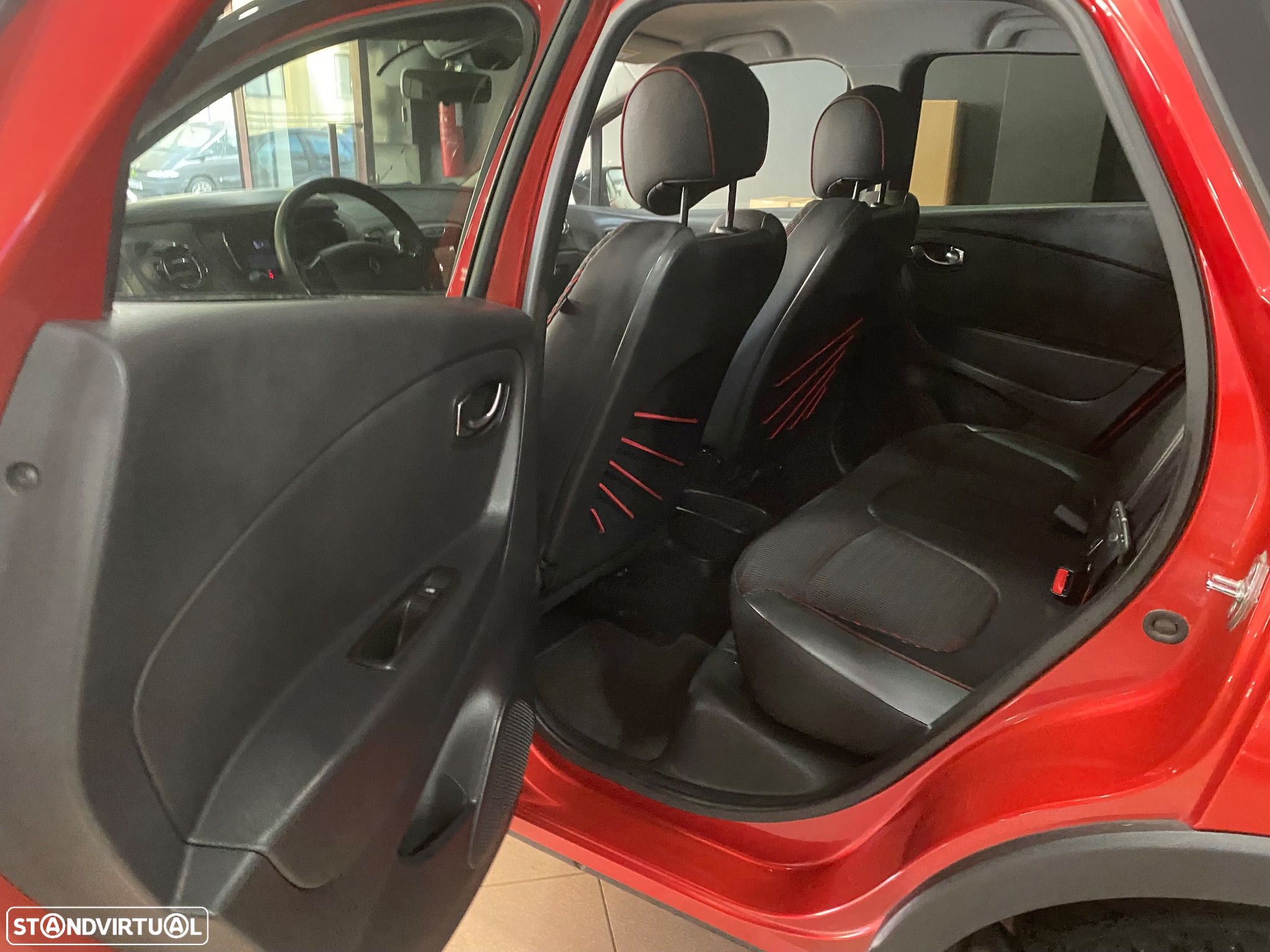 Renault Captur 0.9 TCE Exclusive XMOD - 8