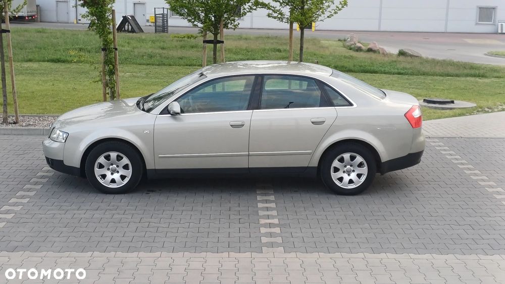 Audi A4 Limousine - 6