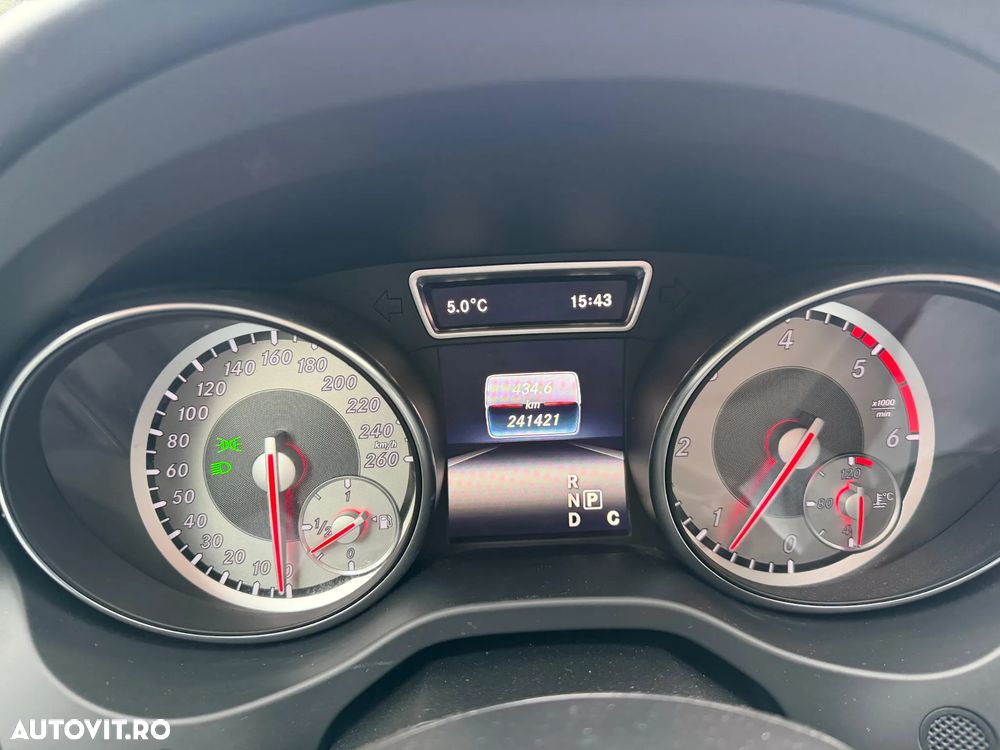 Mercedes-Benz GLA - 8