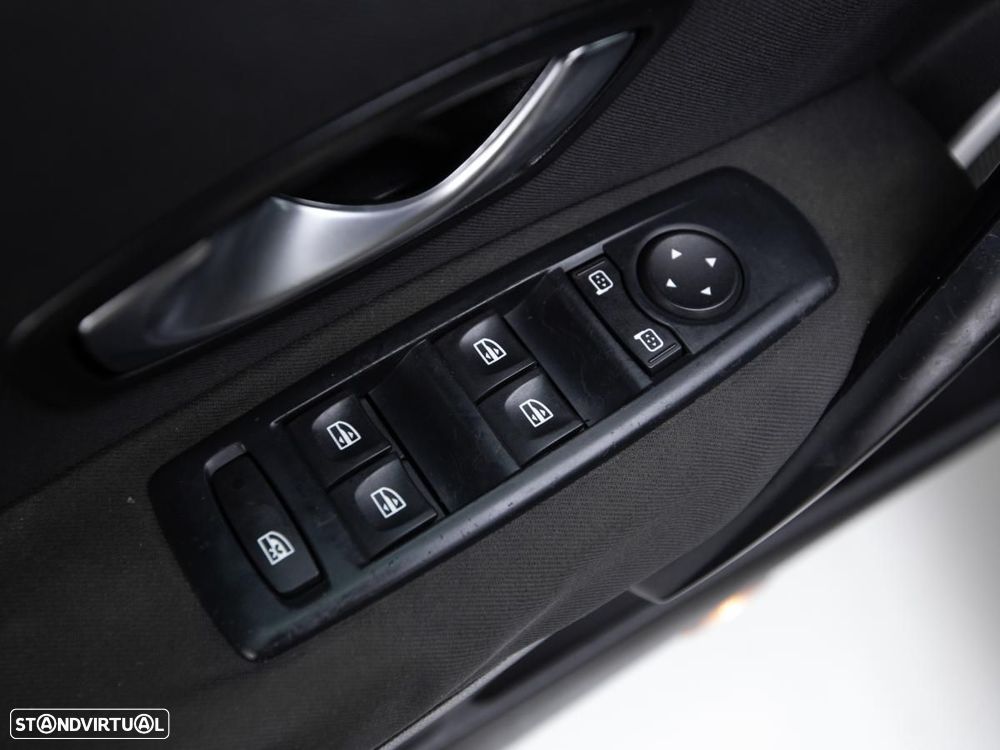 Renault Mégane Sport Tourer - 12