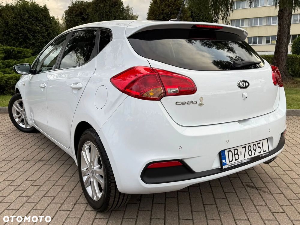 Kia Ceed 1.4 CVVT Fifa World Cup Edition - 25