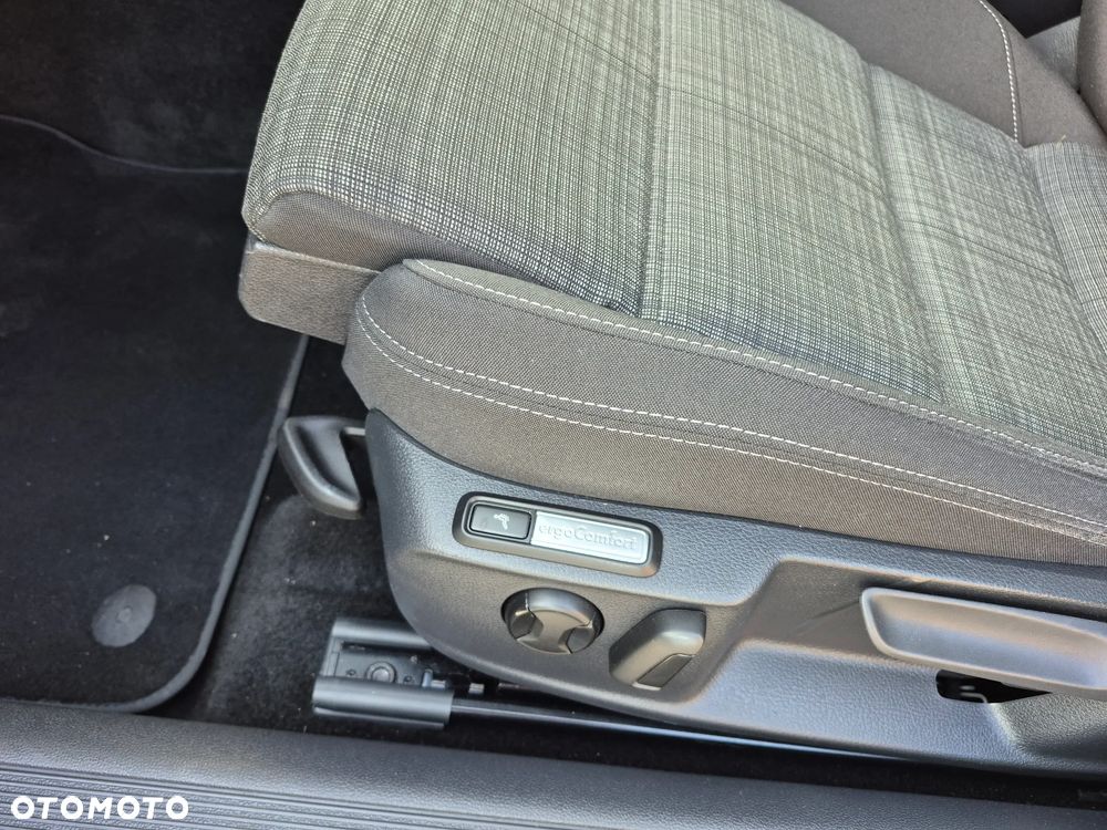 Volkswagen Passat 2.0 TDI EVO Business DSG - 18
