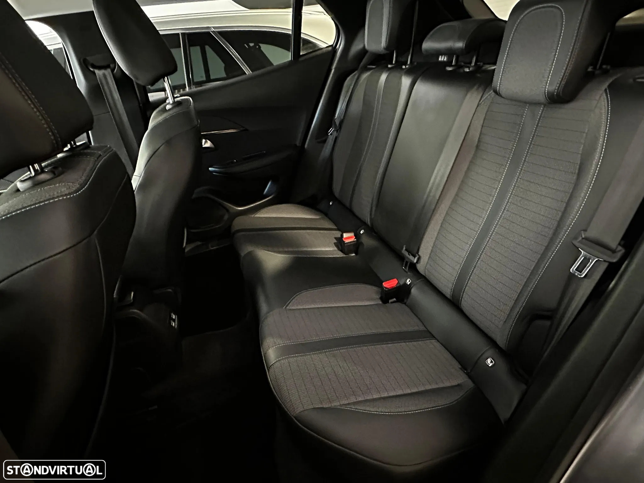 Peugeot 2008 1.5 BlueHDi Allure - 6
