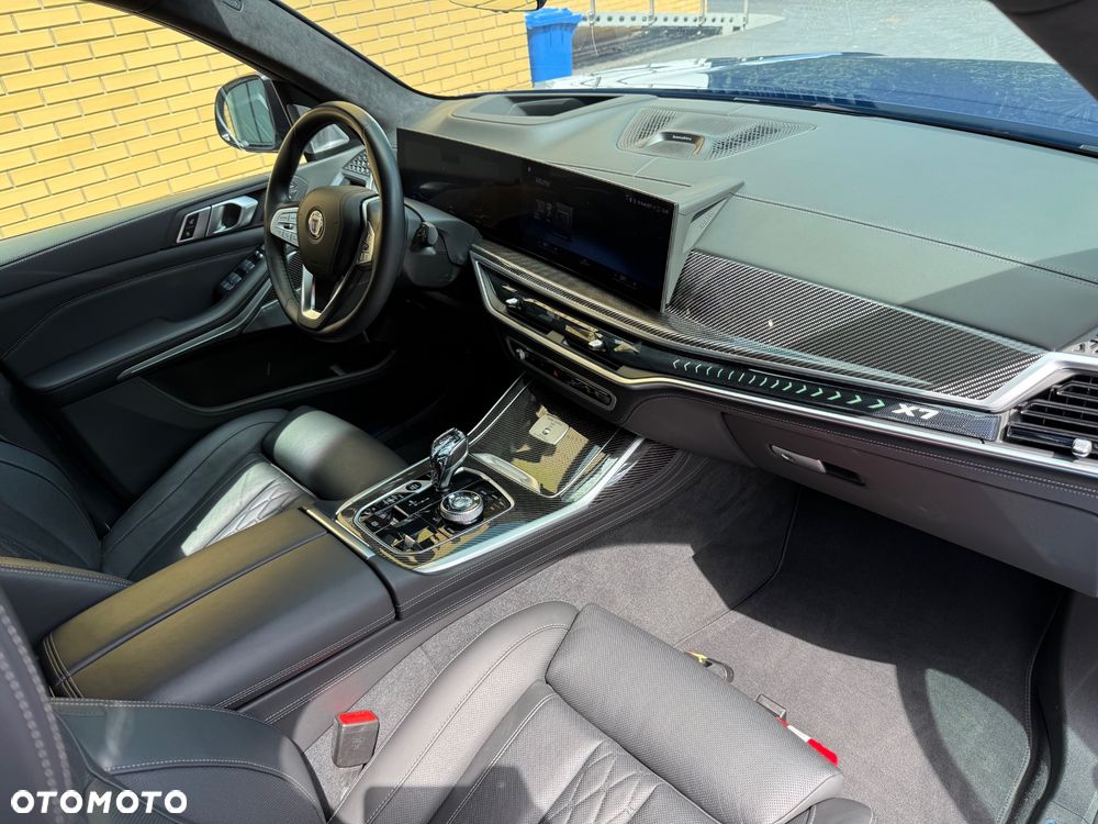BMW X7 M50i sport - 12