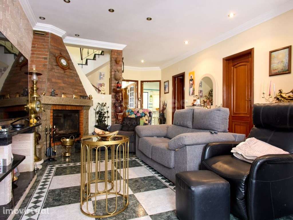 Moradia T3 com garagem e quintal em Vila Real de Santo António - Grande imagem: 3/35