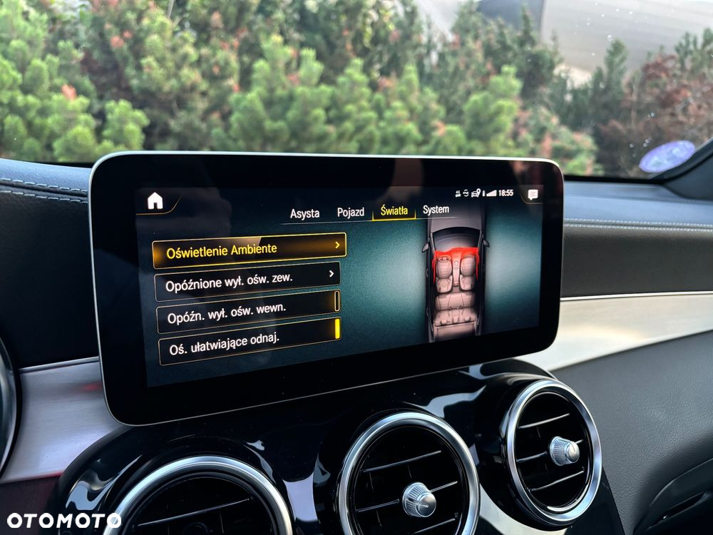 Mercedes-Benz GLC 300 e 4Matic 9G-TRONIC AMG Line - 29
