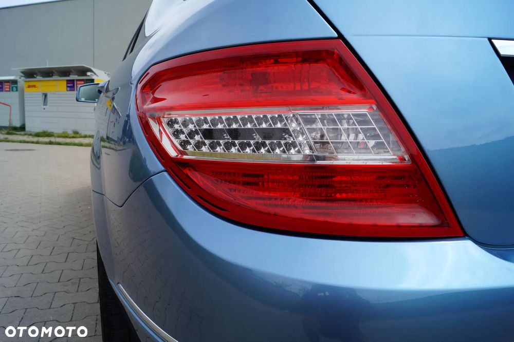 Mercedes-Benz Klasa C 180 CGI Automatik BlueEFFICIENCY Avantgarde - 20