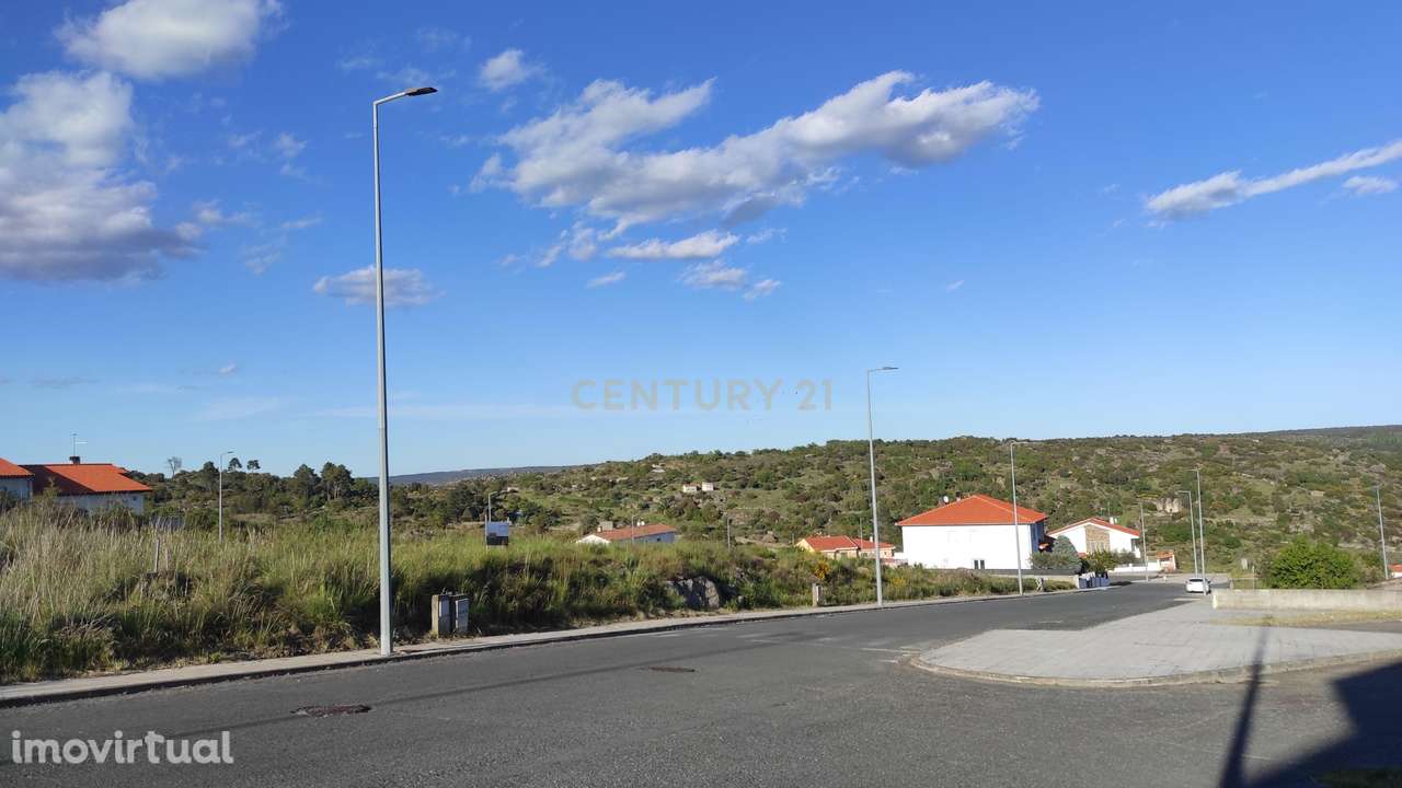 Terreno para Construção em Miranda do Douro - 312m² - Grande imagem: 3/7
