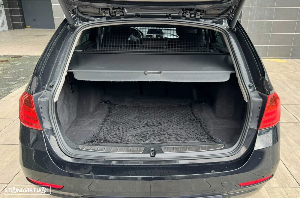 BMW 318 d Sport Line - 17