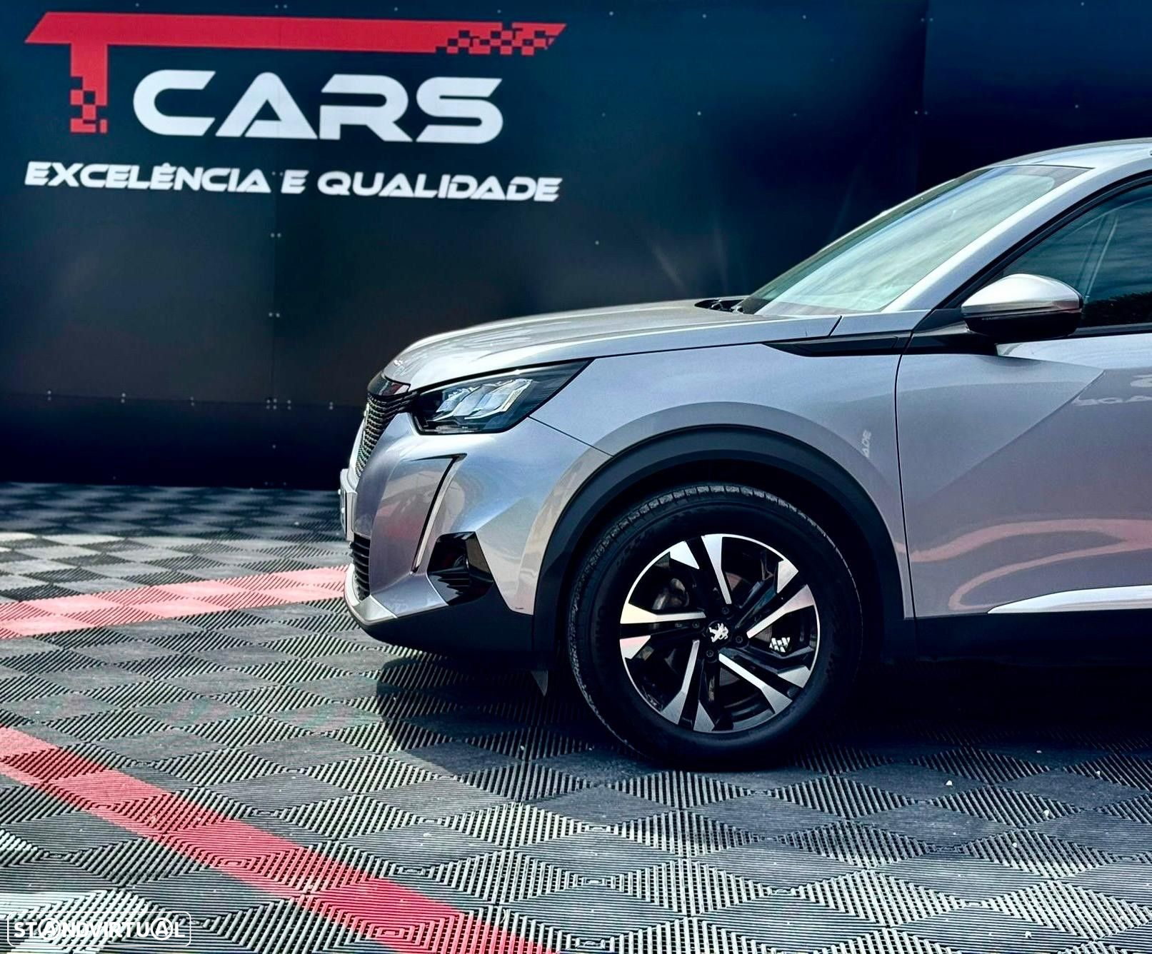 Peugeot 2008 1.2 PureTech Allure - 24