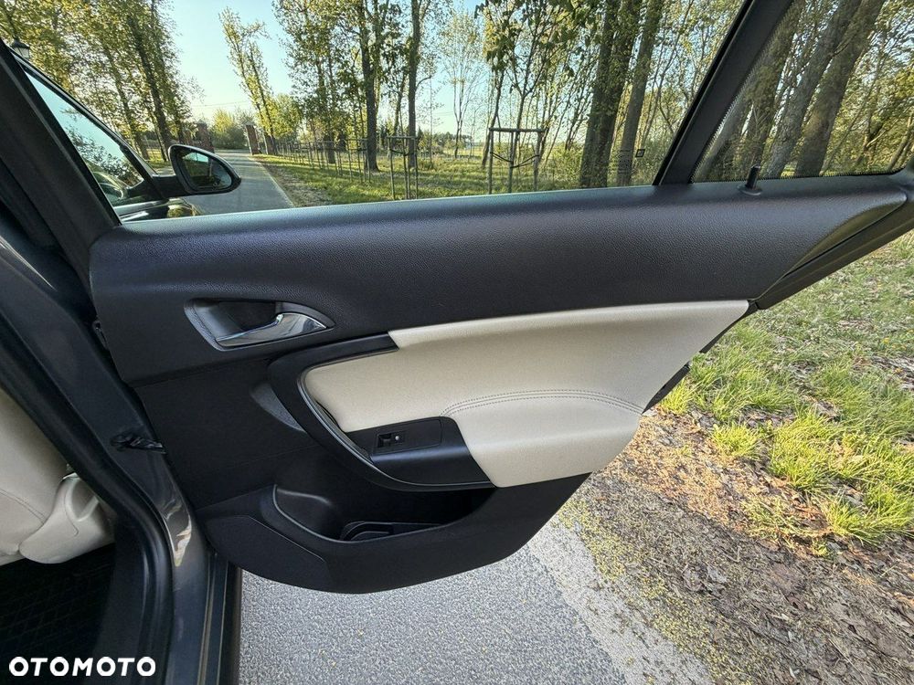 Opel Insignia - 29