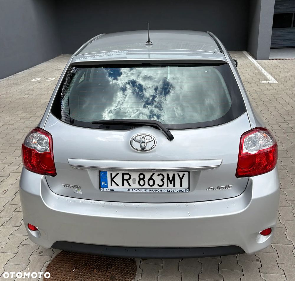 Toyota Auris 1.33 VVT-i Terra - 4